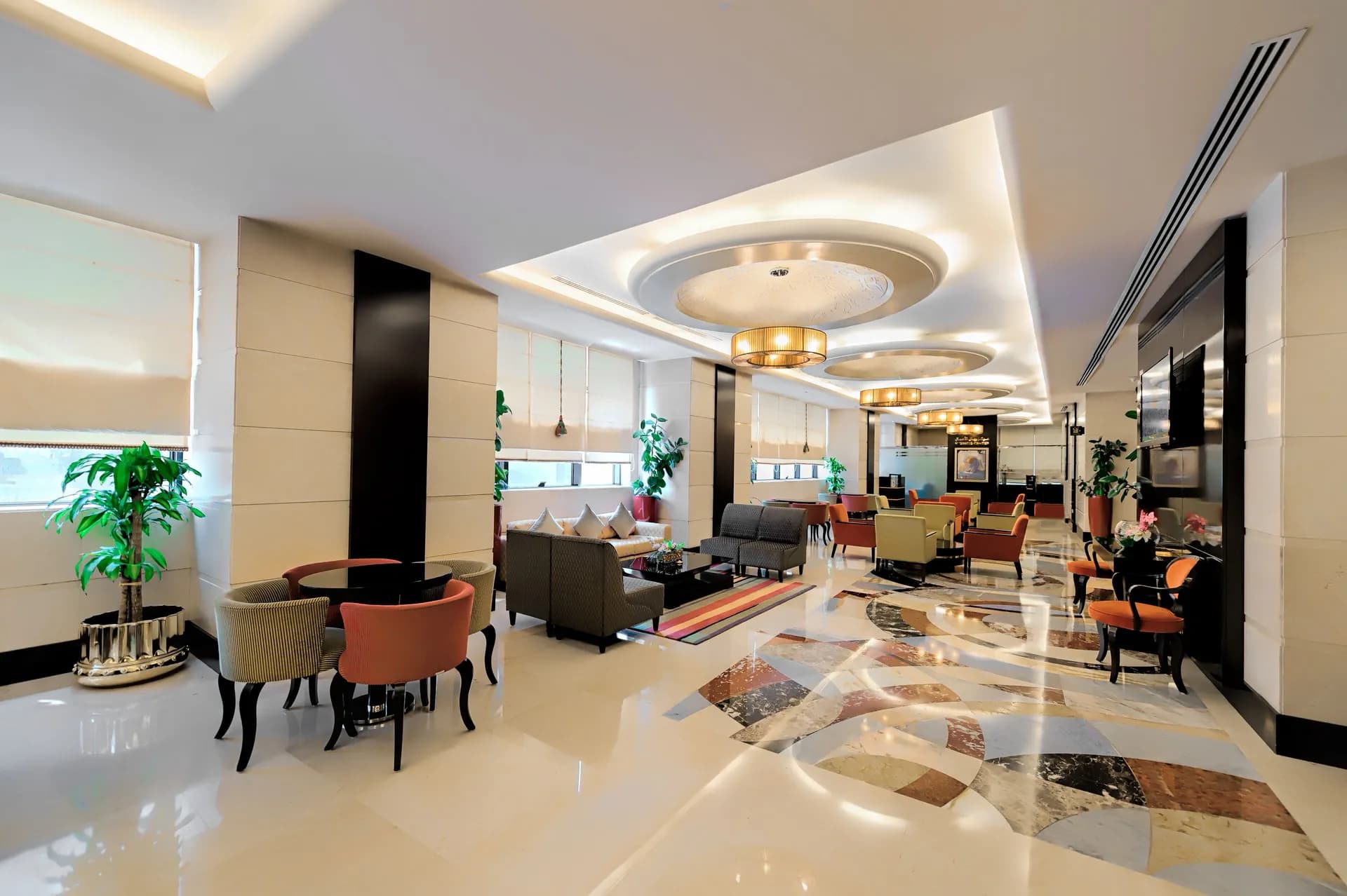 Lobby sitting area at Al Ghufran Safwah Hotel