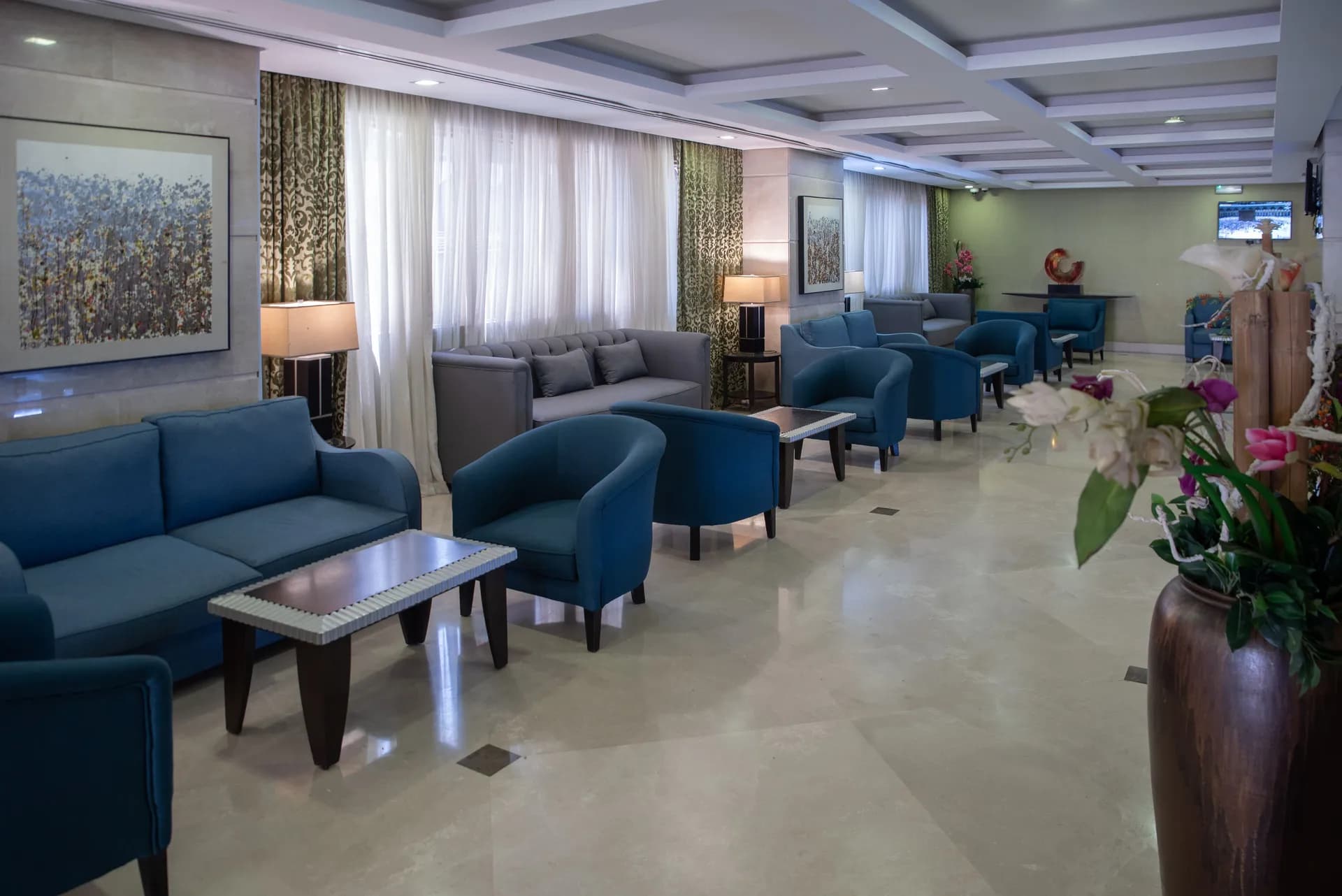 Lobby lounge area at Al Kiswah Towers Hotel Makkah