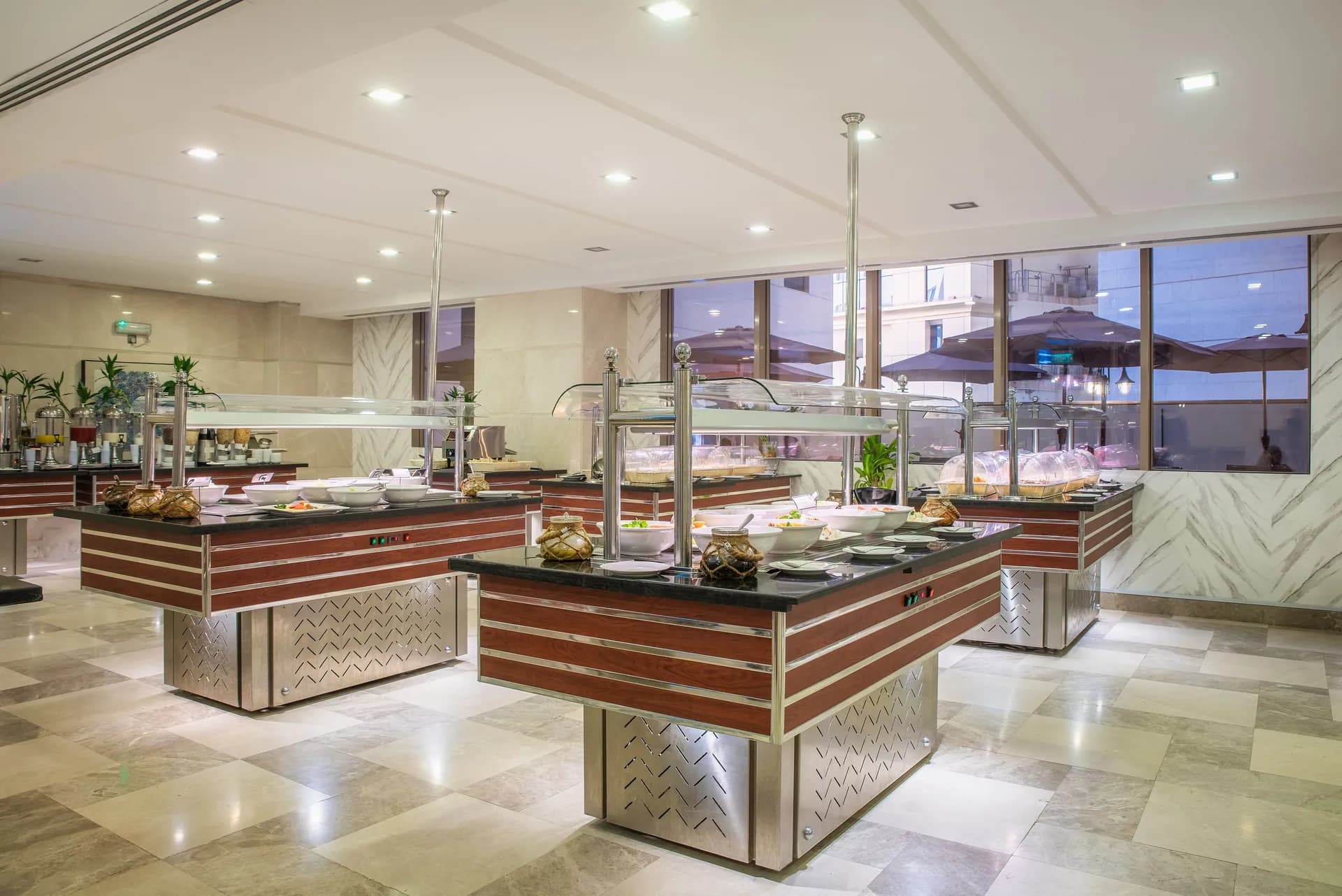 On-site restaurant at Al Kiswah Towers Hotel Makkah