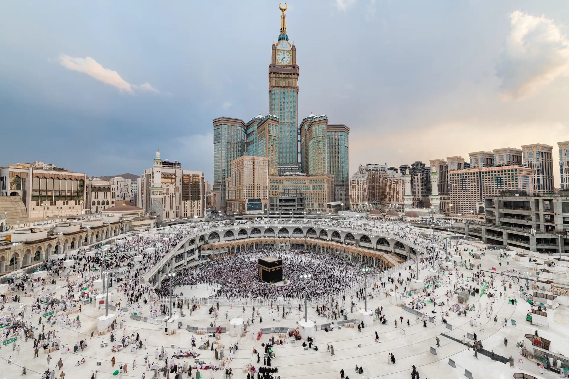 Al Marwa Rayhaan by Rotana exterior second view