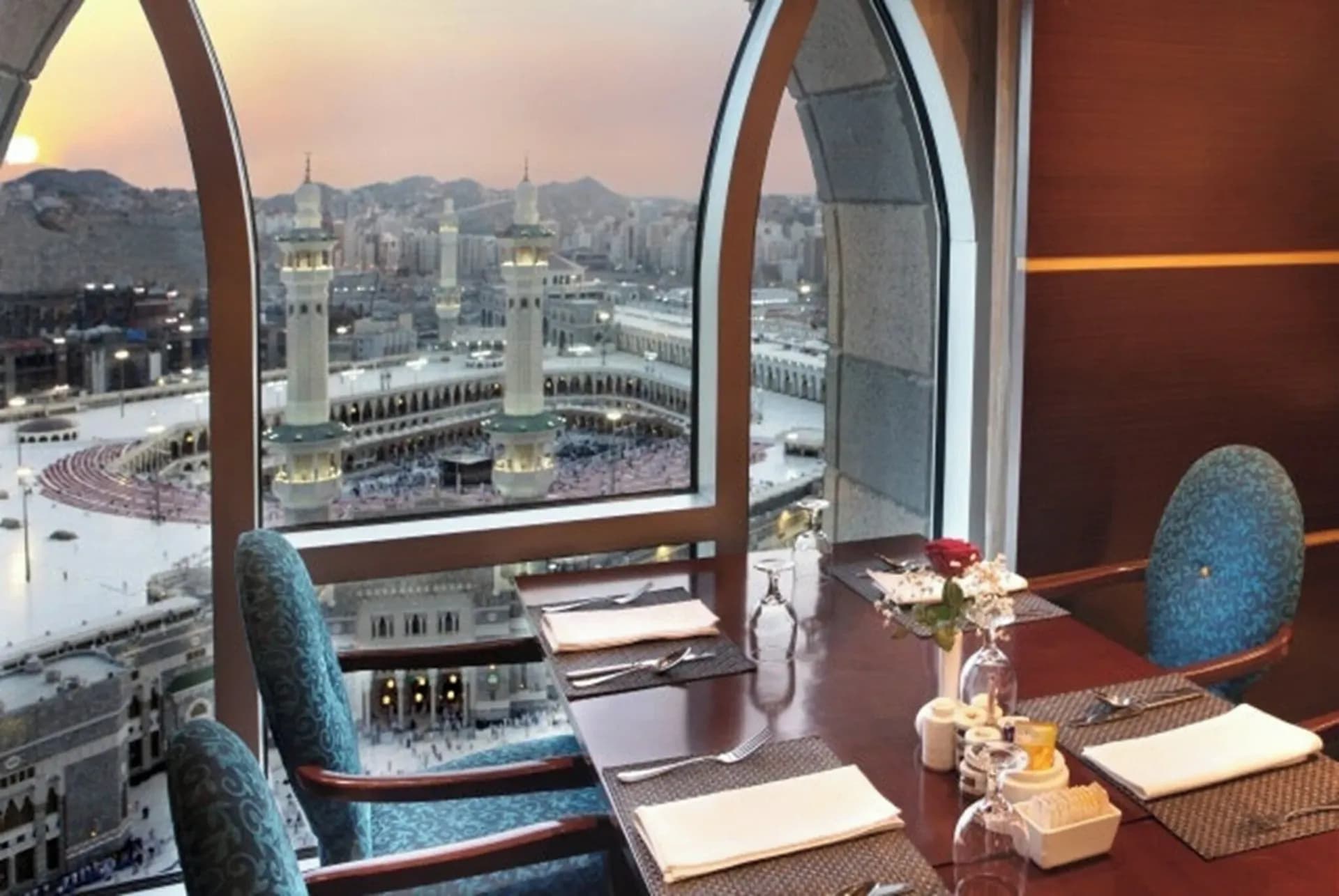 Al Bayt Restaurant at Al Marwa Rayhaan by Rotana Makkah