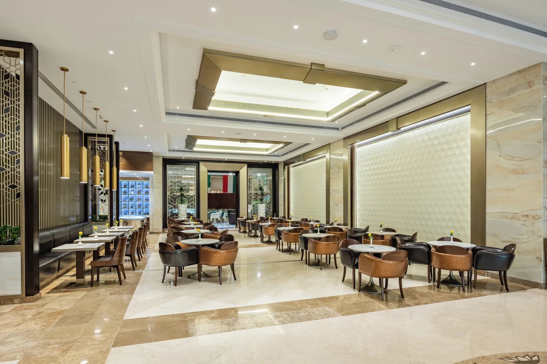 Grand lobby at Al Marwa Rayhaan by Rotana Makkah