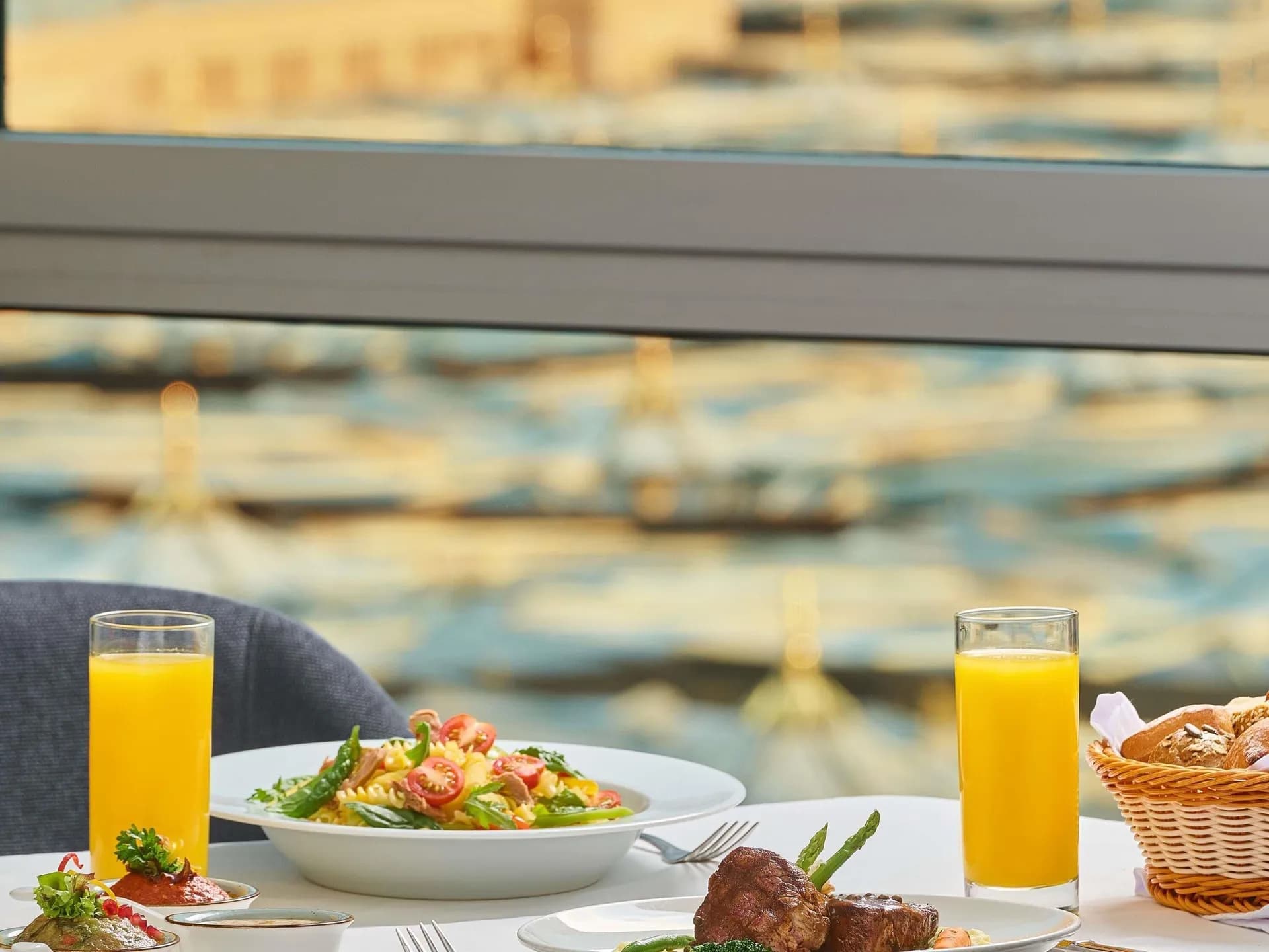 EKLA Food & Coffee at Anwar Al Madinah Mövenpick Hotel