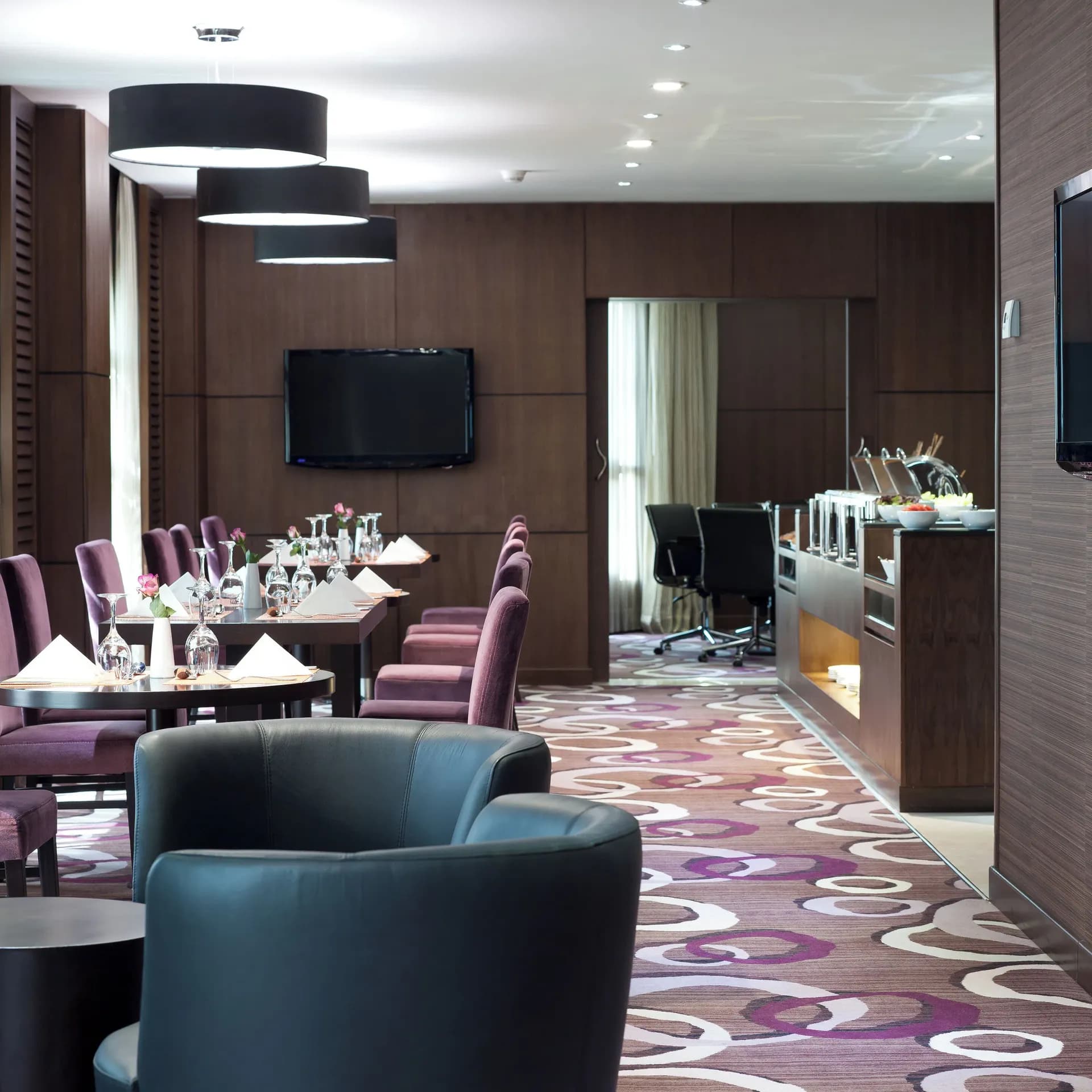 Orchid Café at Crowne Plaza Madinah