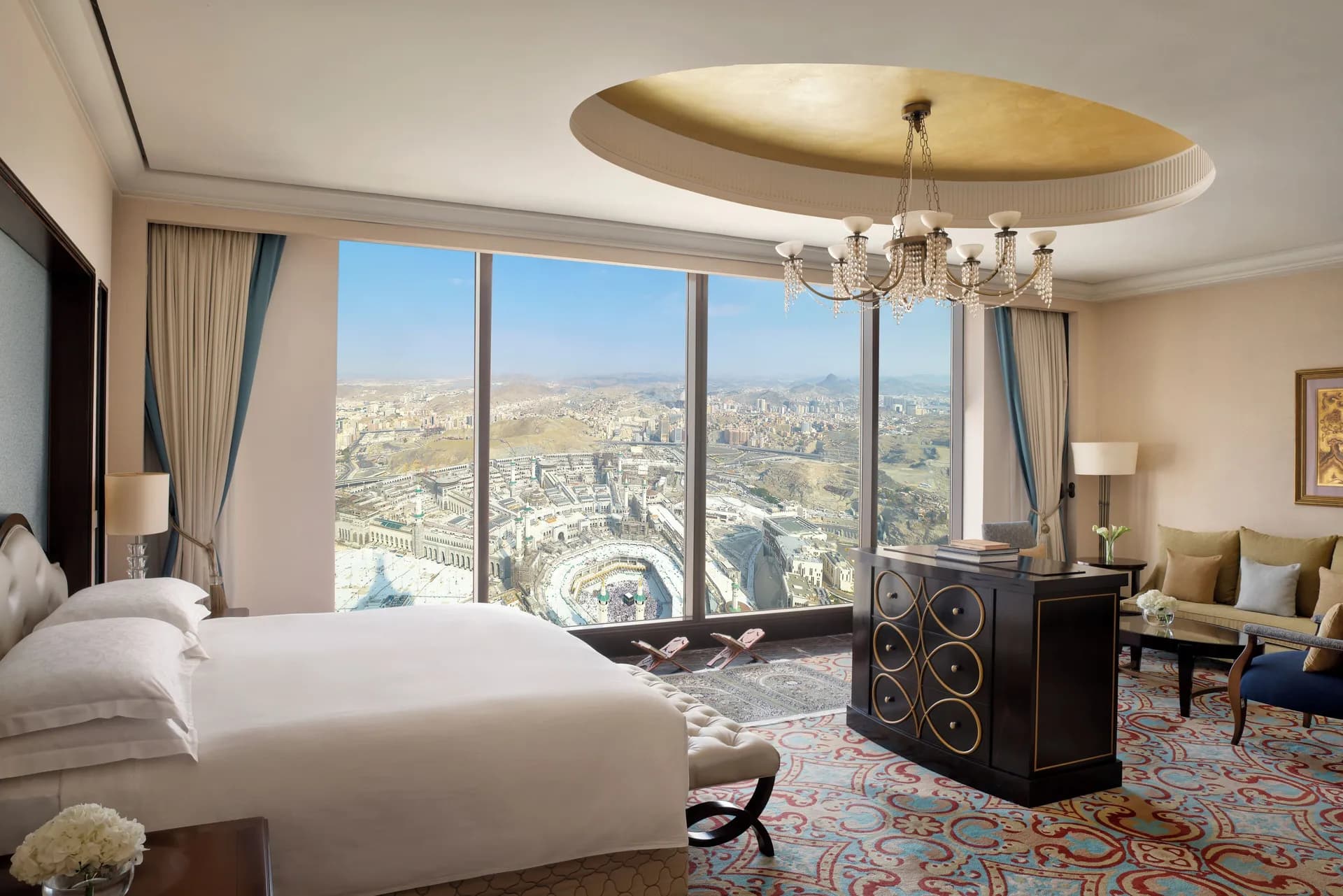 1 King Bed with Sofa bed (Kaaba), Grand Suite