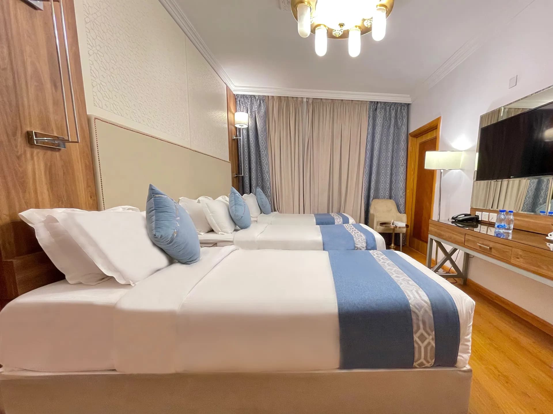 Al Ritz Al Madinah Hotel - In-Room Dining amenities