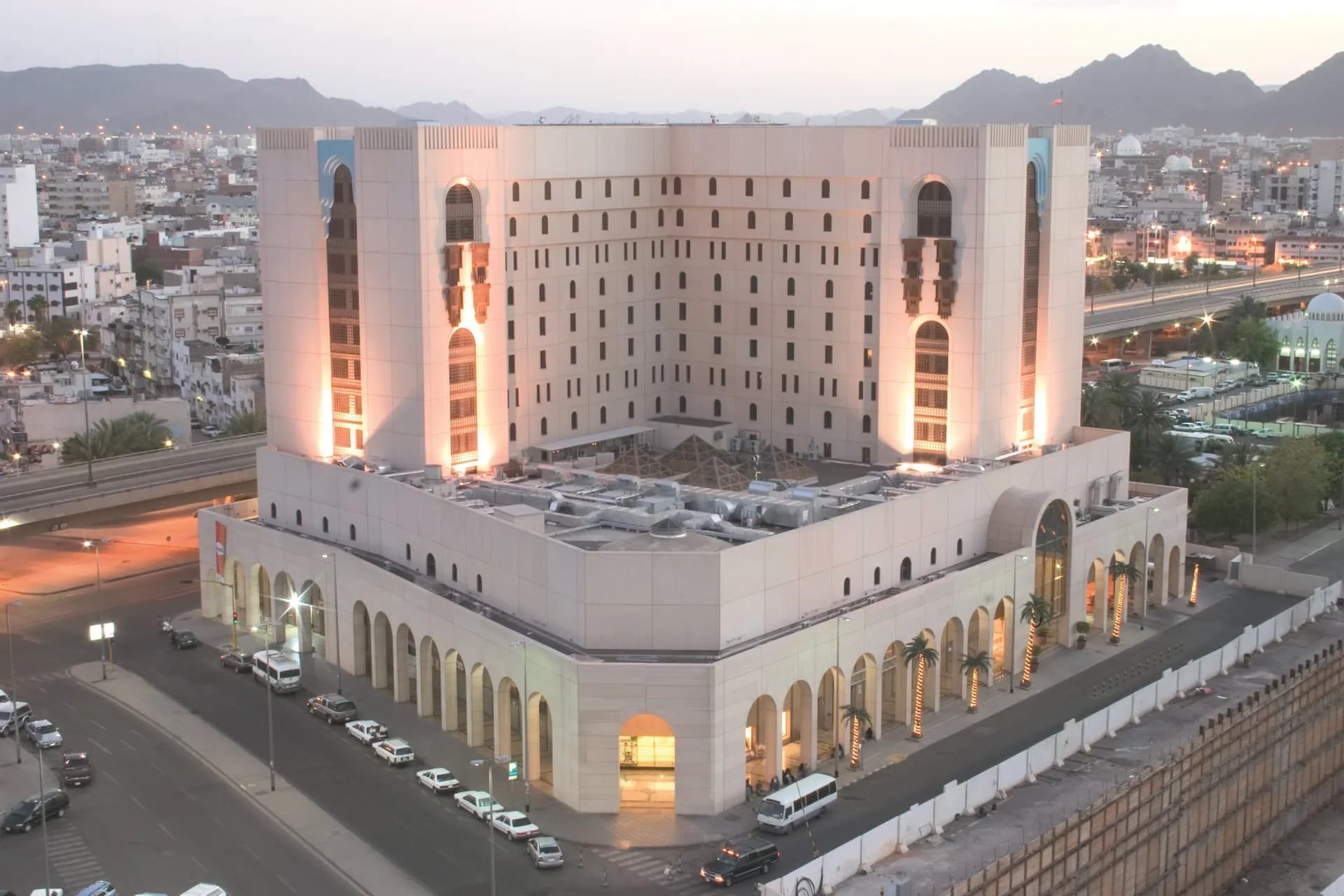 New Madinah Hotel – Exterior View