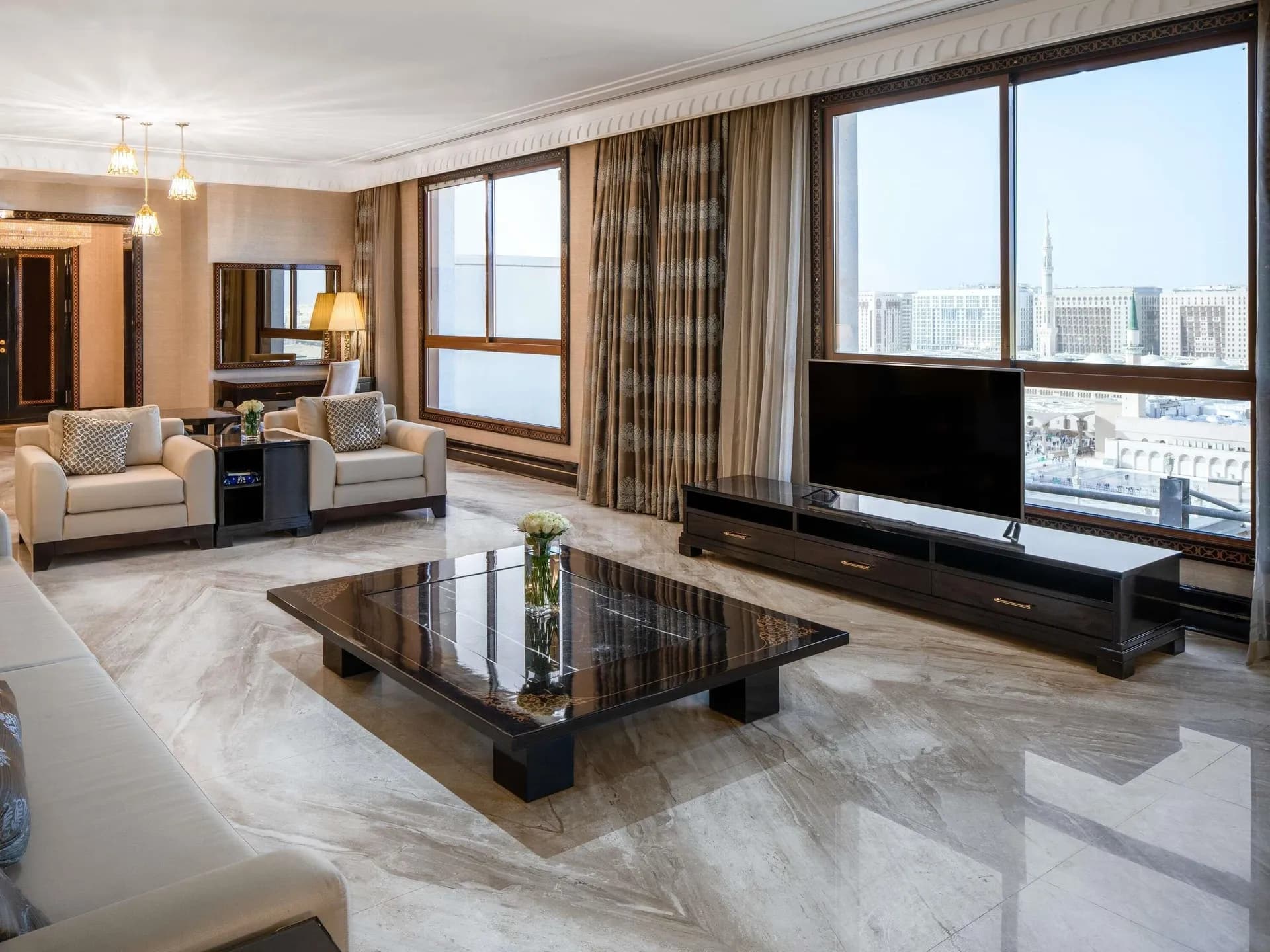 Pullman Zamzam Madina – Royal Suite, 1 Double Bed (Haram View)