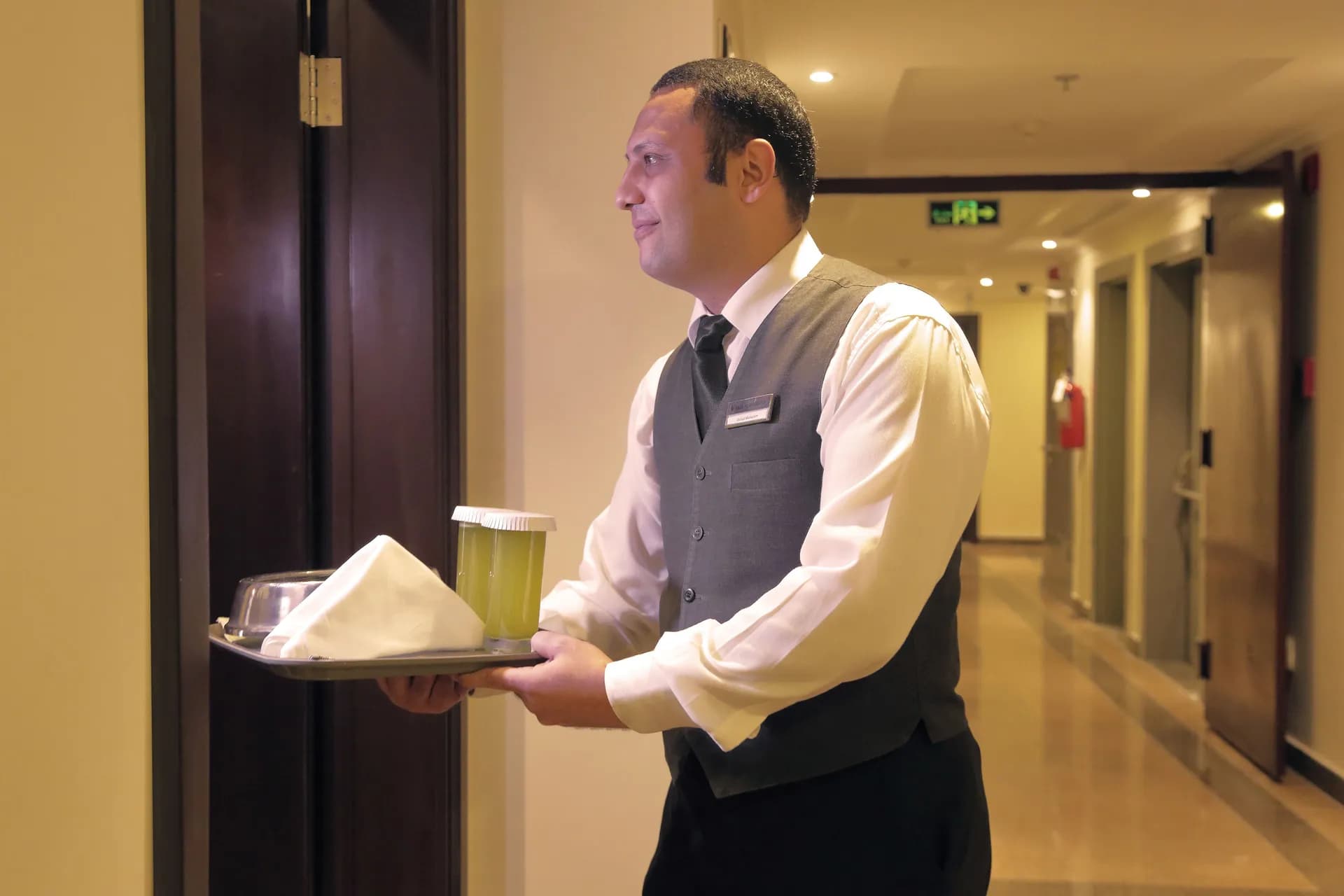 Saja Al Madinah Hotel – In-Room Dining Service
