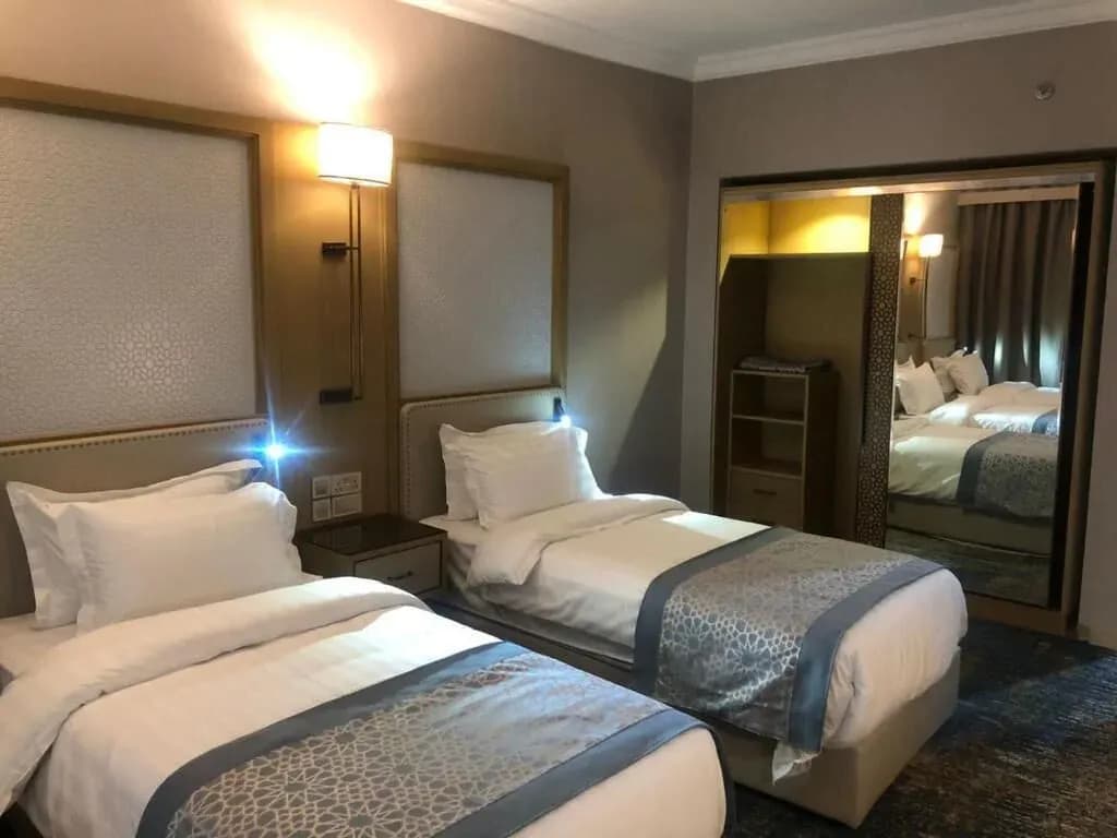 Waqf Othman Bin Affan Hotel – free WiFi, bed sheets, Desk