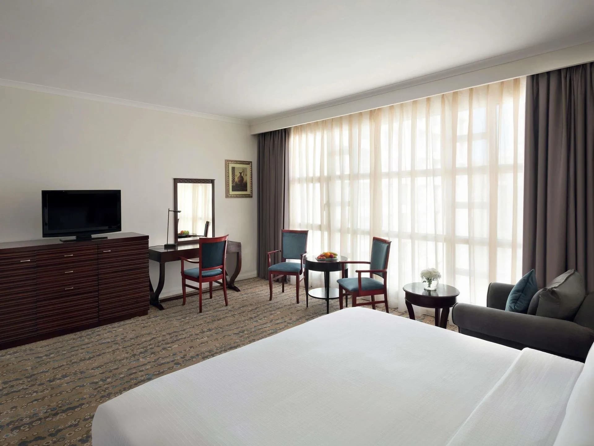 Executive Room 1 Double Bed Tower at Anwar Al Madinah Mövenpick Hotel