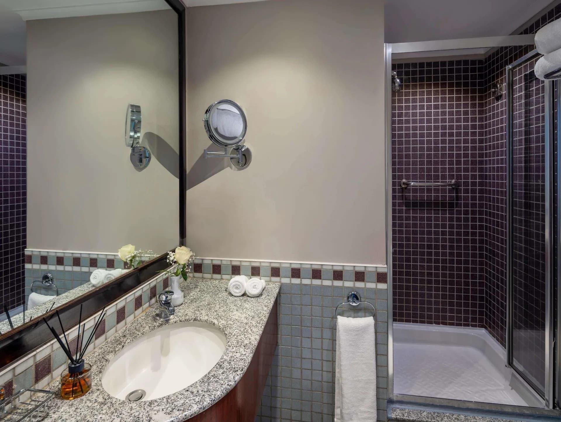 Executive Room Double Bed with Sofa Bed Tower at Anwar Al Madinah Mövenpick Hotel