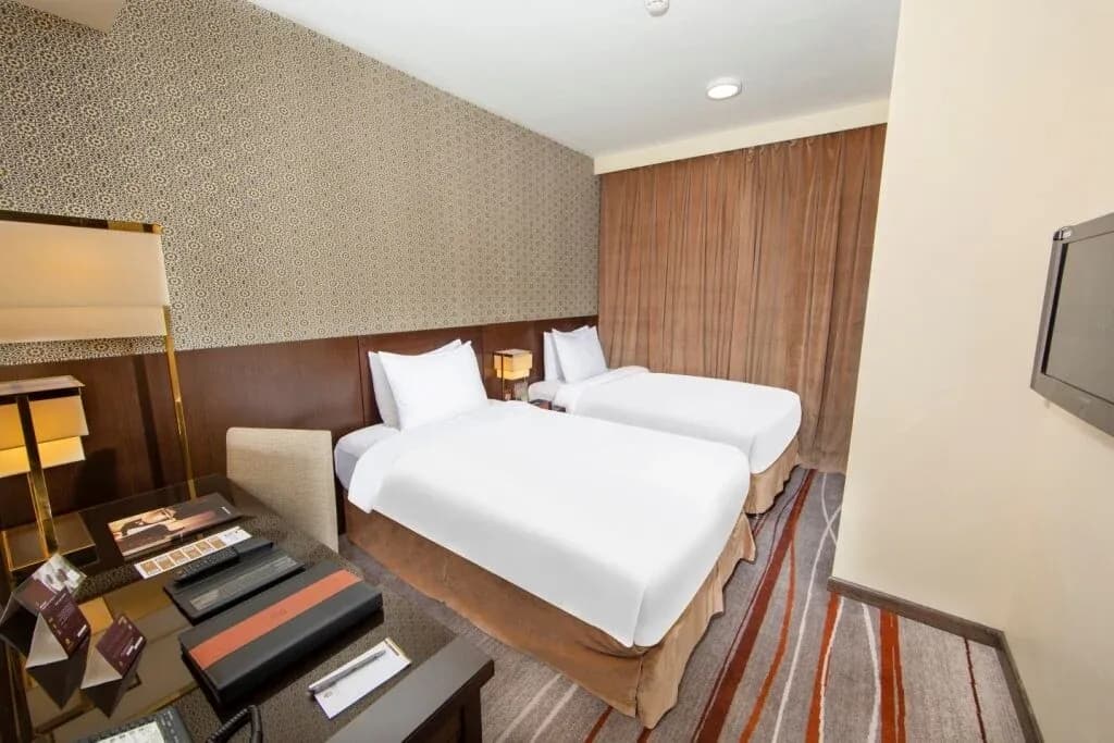 Standard Twin Room City View at Dallah Taibah Hotel