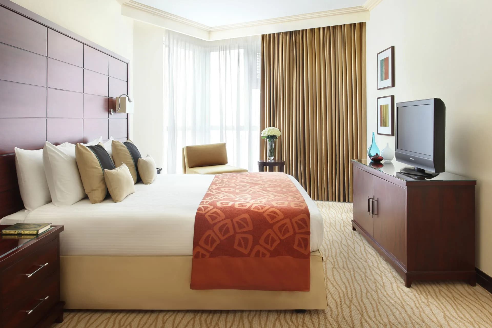 Classic Room, 1 King Bed (Partial Haram View) at Mövenpick Hotel & Residence Hajar Tower Makkah