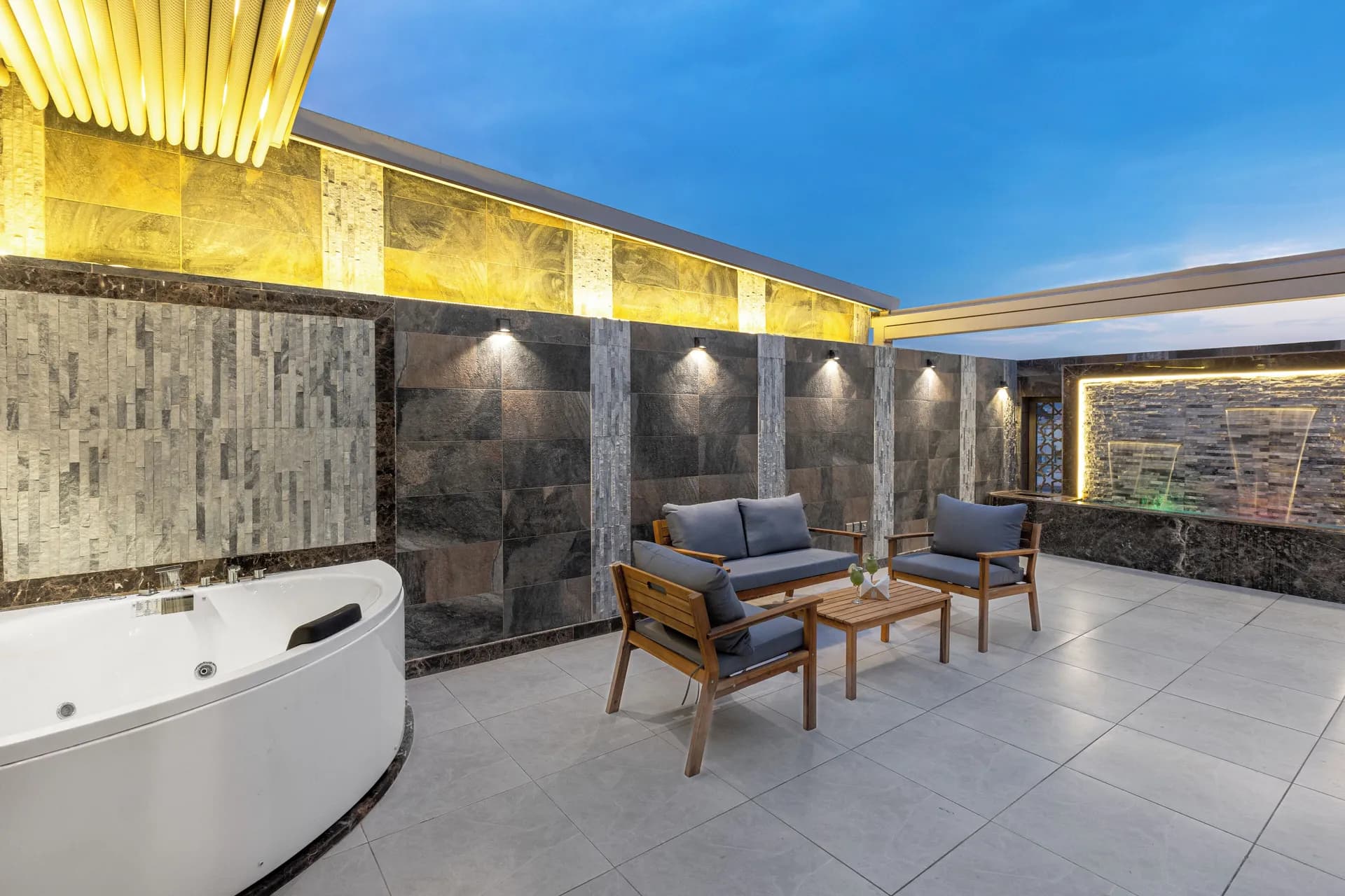 Faraj Almadina Hotel – 1 King Bed, Honeymoon Studio Suite, Private Bathroom | Terrace/patio