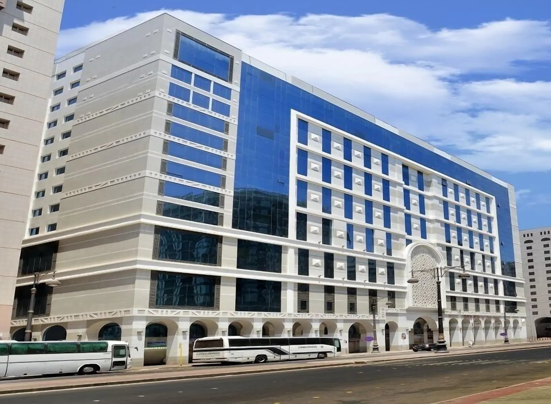 Nozol Royal Hotel exterior view in Madinah