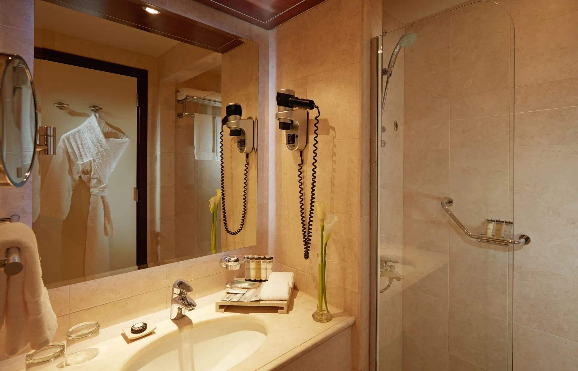 Classic Room, 3 Single Beds (Without view) at Pullman Zamzam Madina