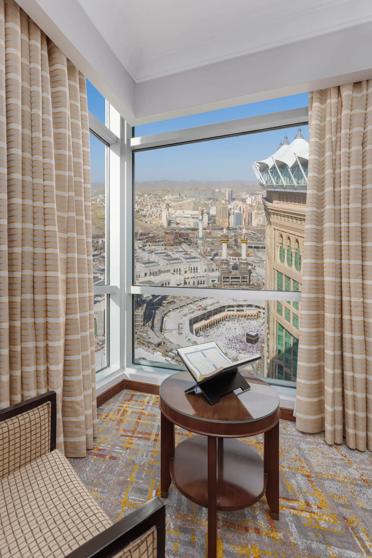 TV, 55-inch Smart TV with satellite channels at Swissôtel Al Maqam Makkah